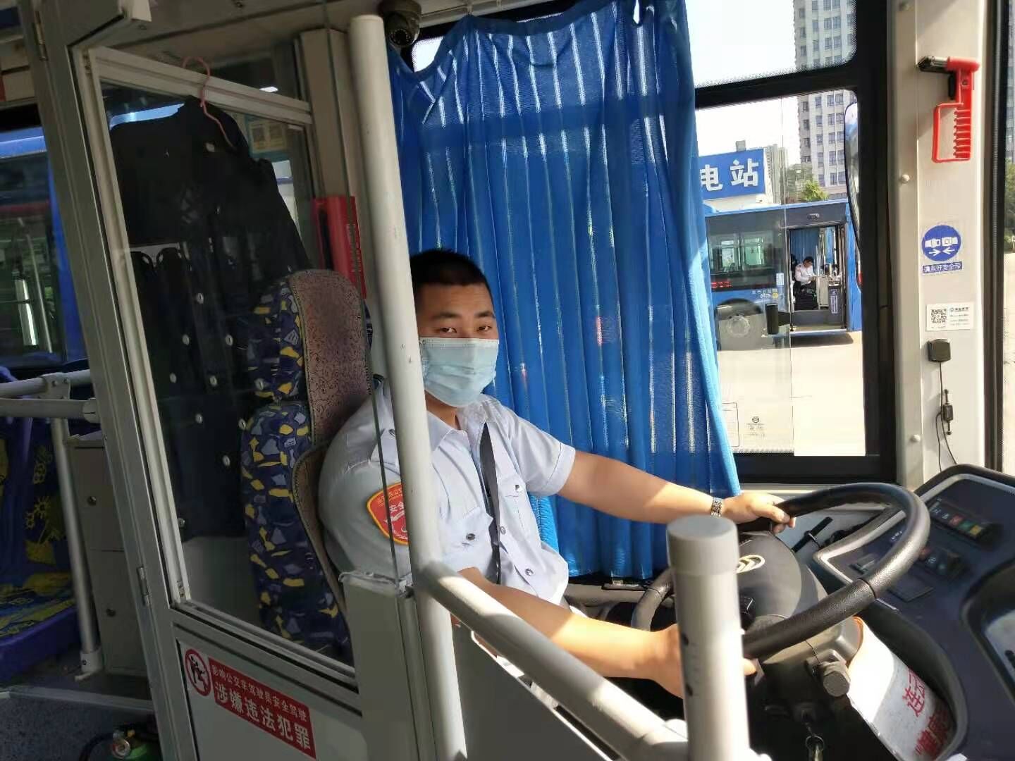 苏州金龙携手港城公交打造张家港高铁站精品公交班线