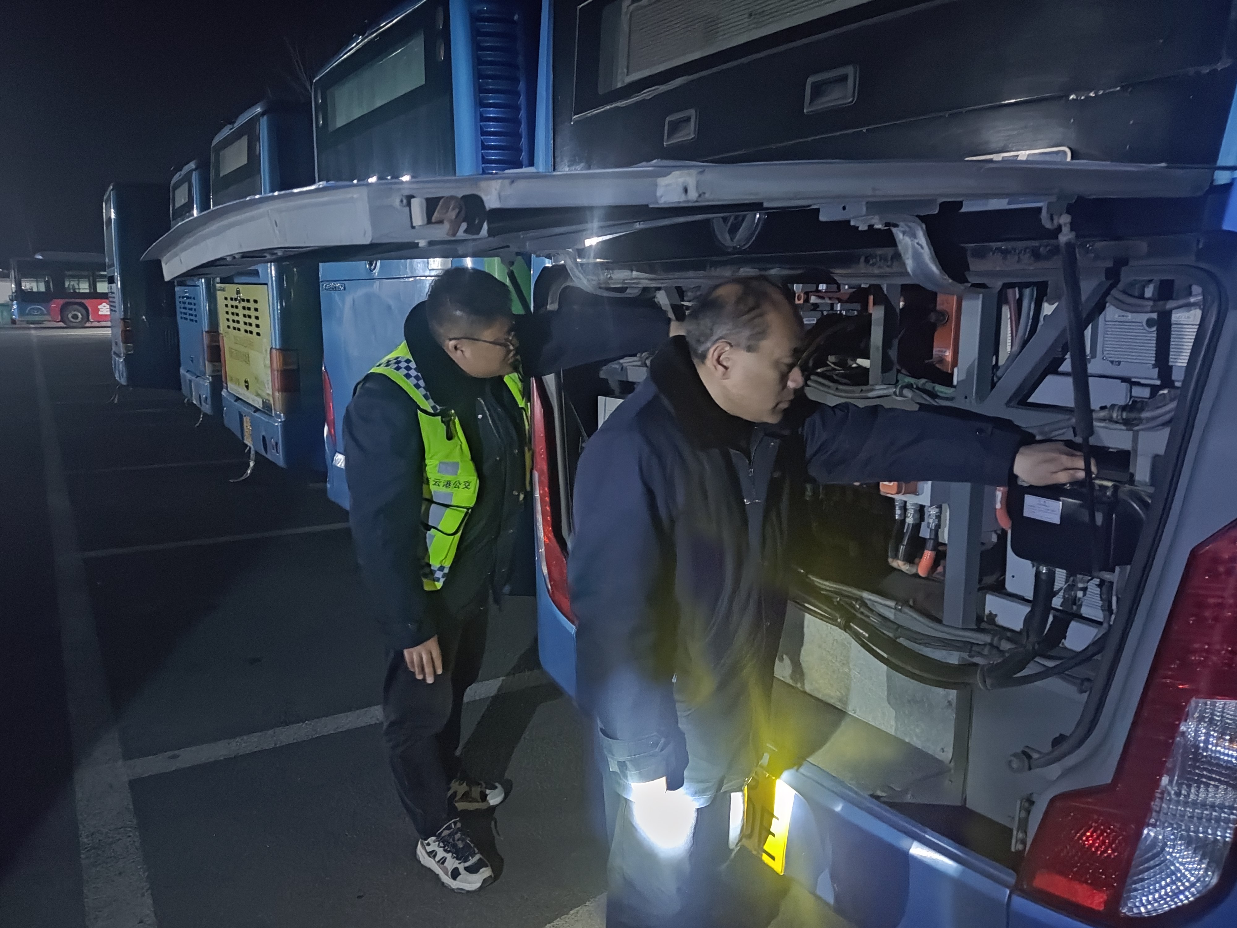 公交集團開展夜查行動——守護夜間安全，筑牢運營防線