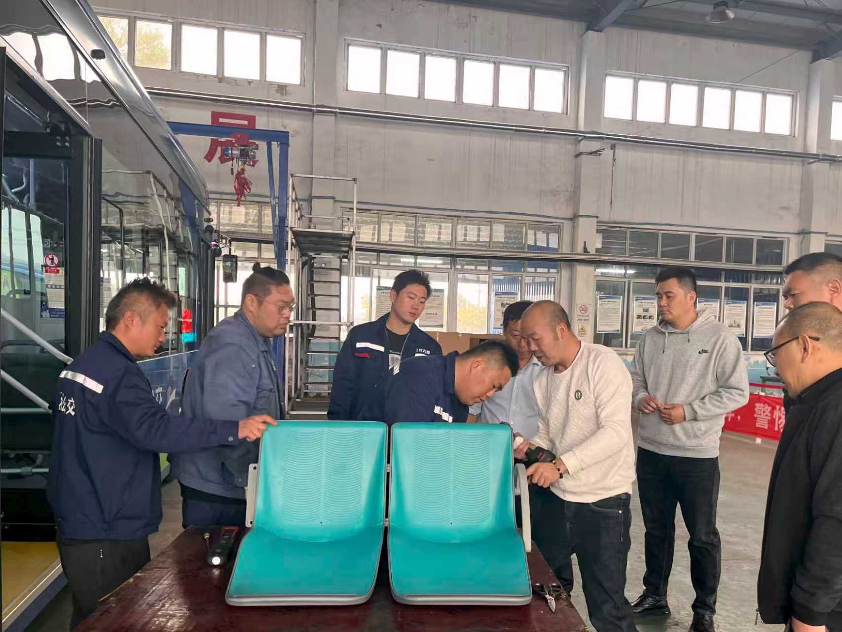 公交汽服公司全面推进保暖座椅更换 寒冬为市民出行添暖意