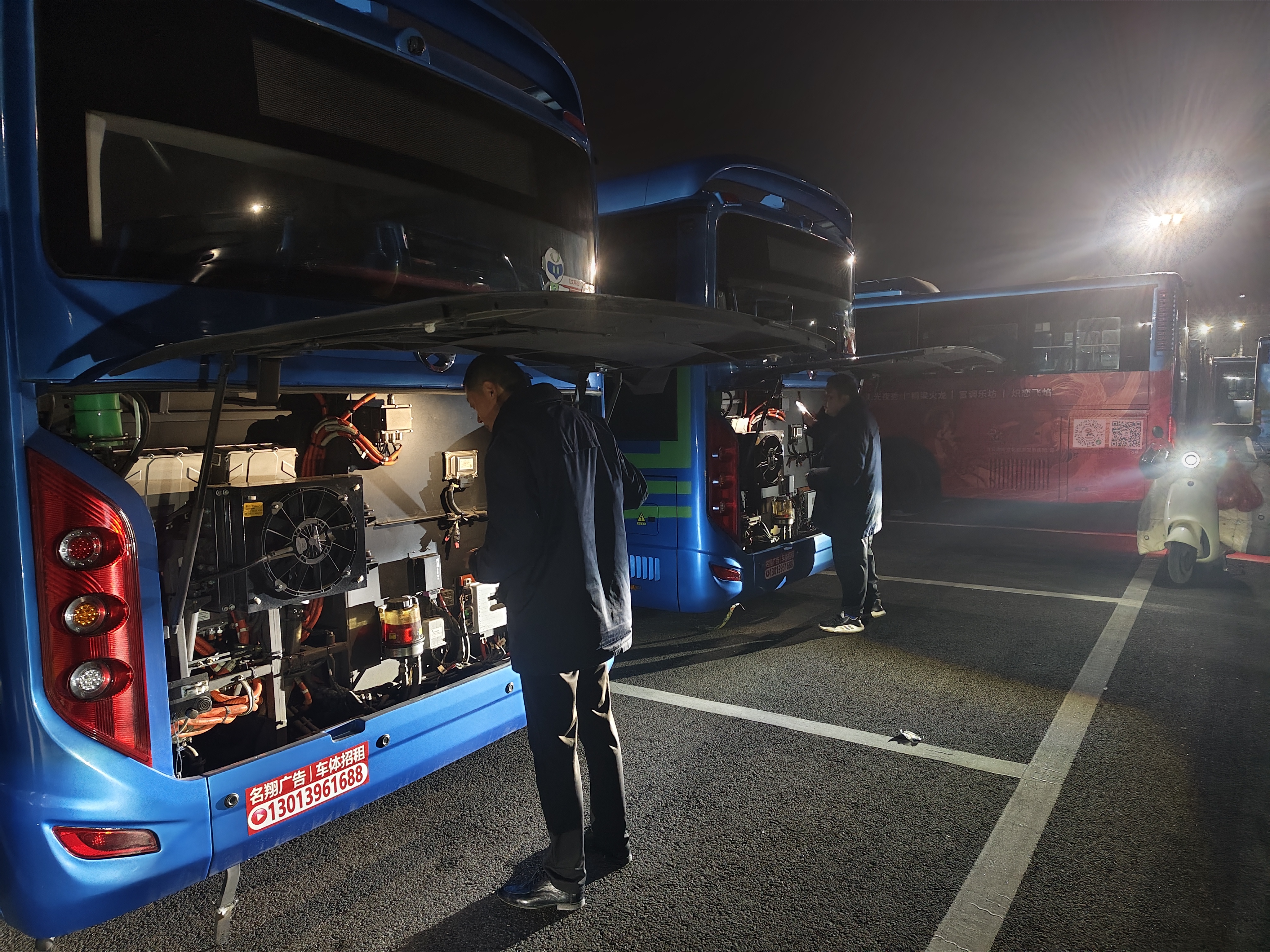 公交集團權(quán)屬海通公交公司開展夜間檢查 為車輛安全運營保駕護航