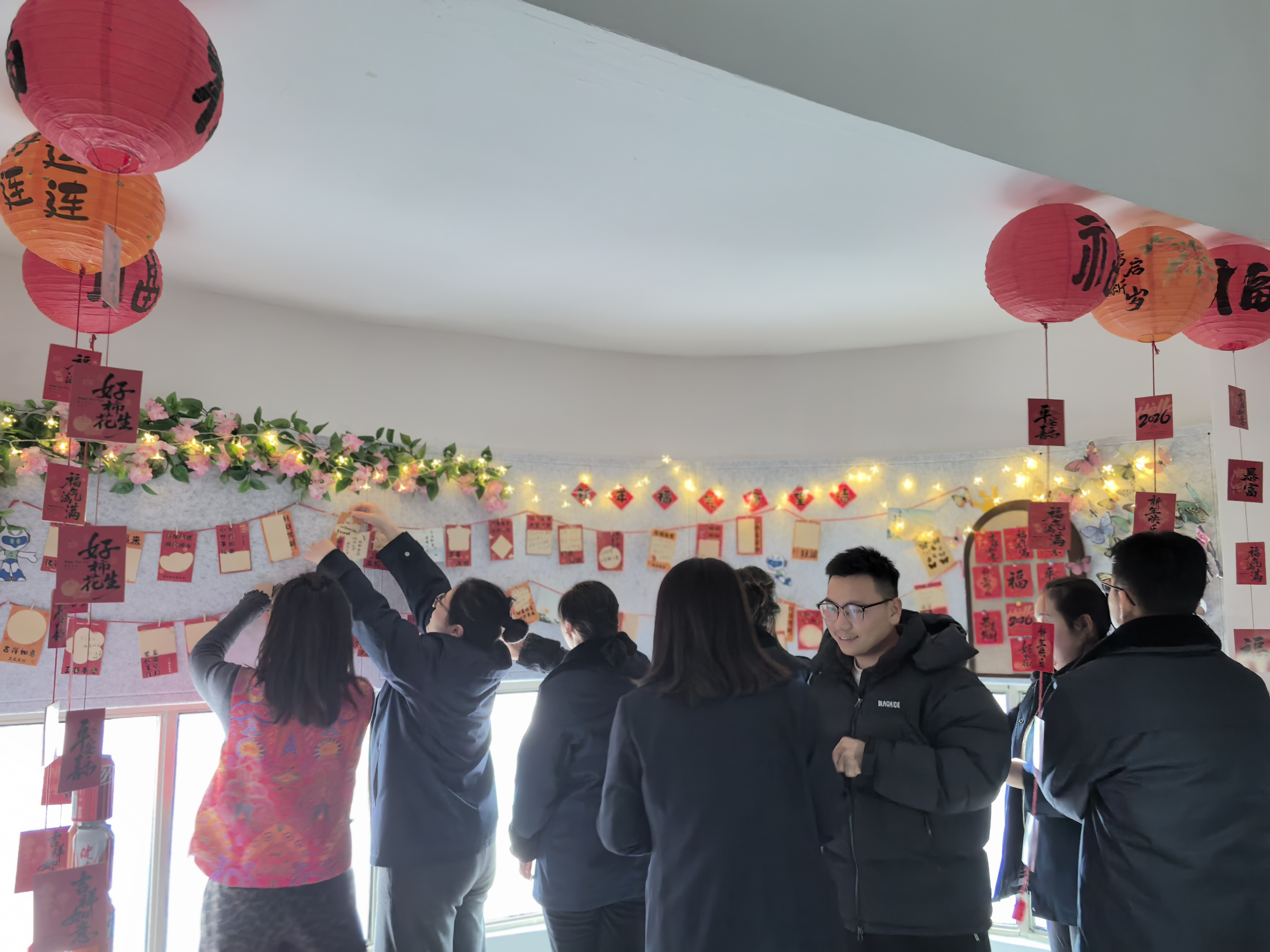 一面“心愿墙”筑起职工“廉”心桥 ——公交集团快速公交开展“新年晒‘廉’心”活动