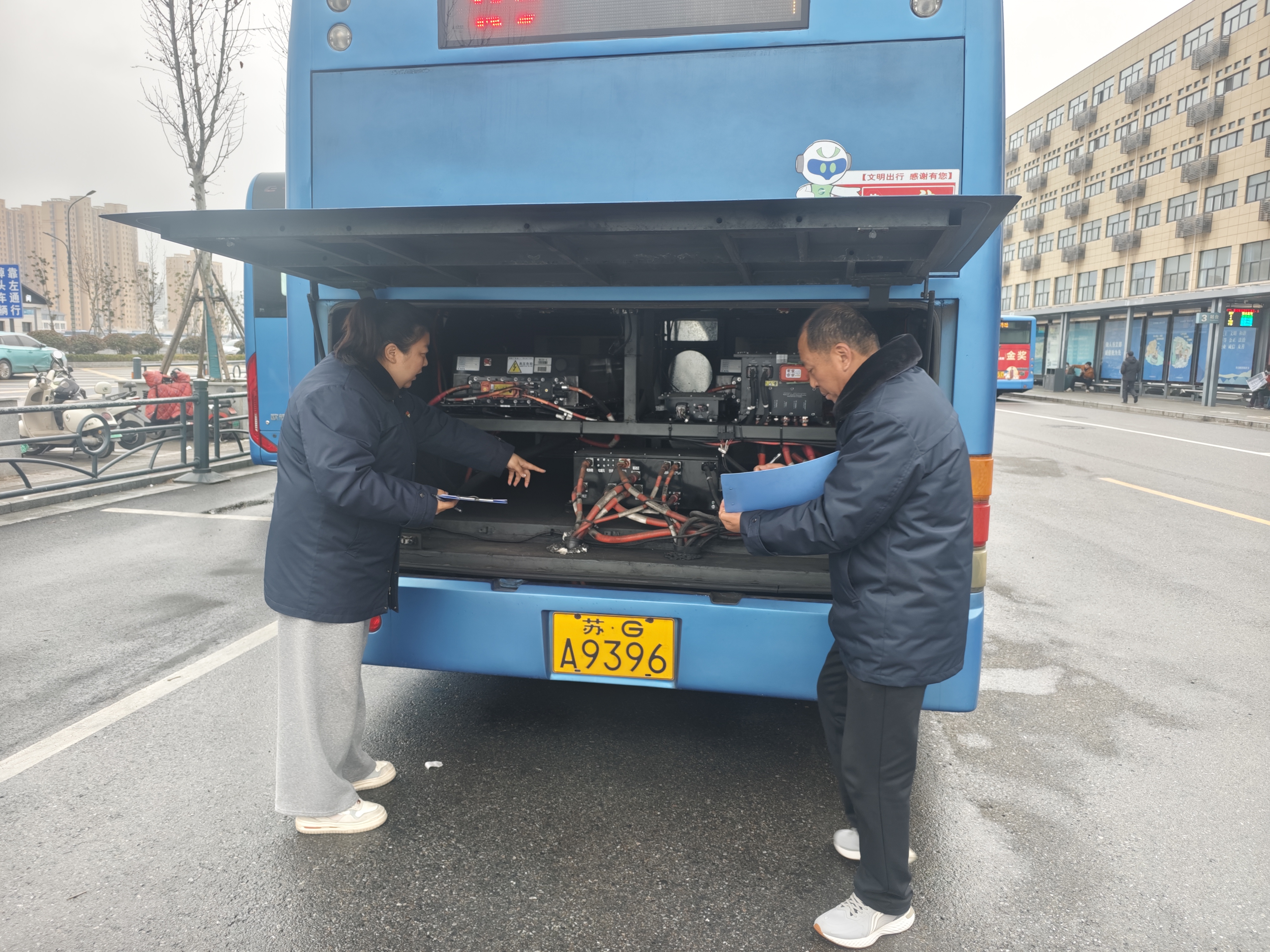 公交集团快速公交开展运营机务联合检查  保障车辆有序运营